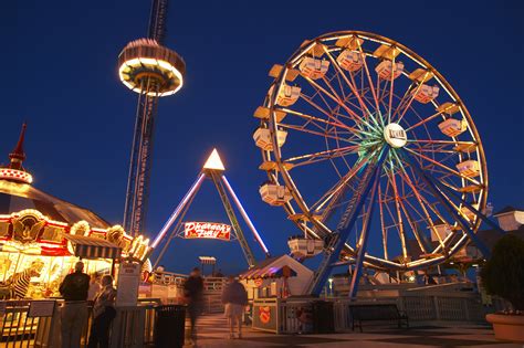 Kemah boardwalk houston - STAY 2 NIGHTS AND SAVE 20%!*. Take advantage of all the family activities on The Kemah Boardwalk & save 20% off your stay when you stay 2 nights! Priority seating at Kemah Boardwalk restaurants. Complimentary parking & Wi-Fi. Access to purchase discount All Day Ride Passes for Kemah amusements & discount …